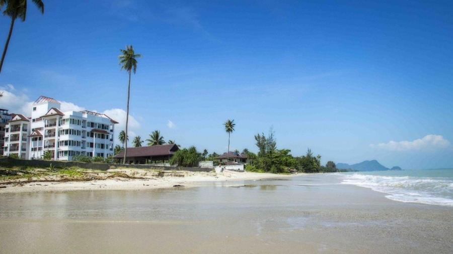 2-bedroom Ocean Front Apartment *
