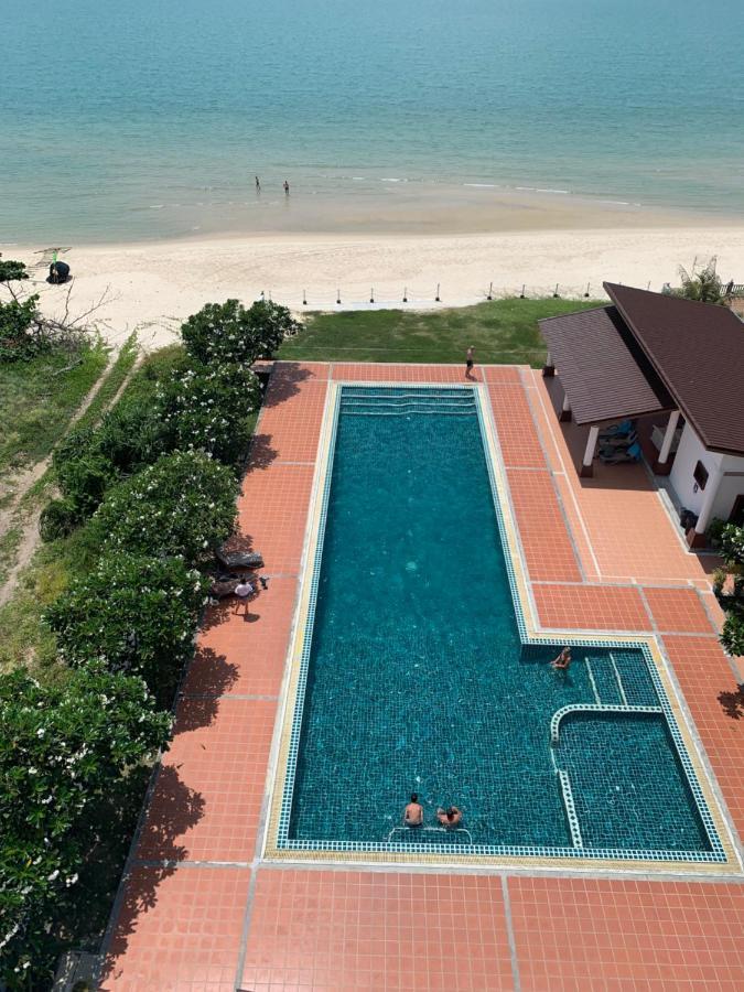 2-bedroom Ocean Front Apartment Khanom