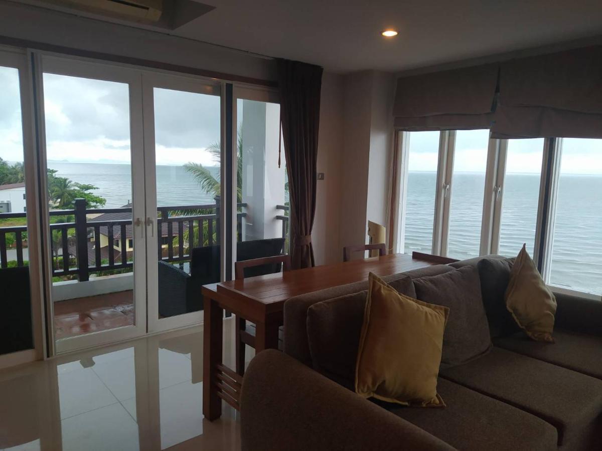 Apartment 2-bedroom Ocean Front