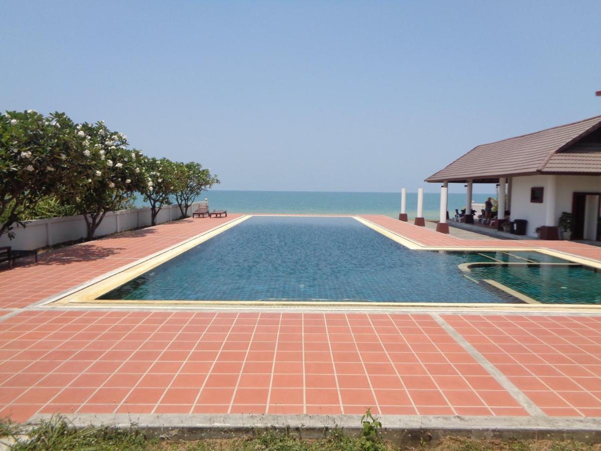 2-bedroom Ocean Front Khanom